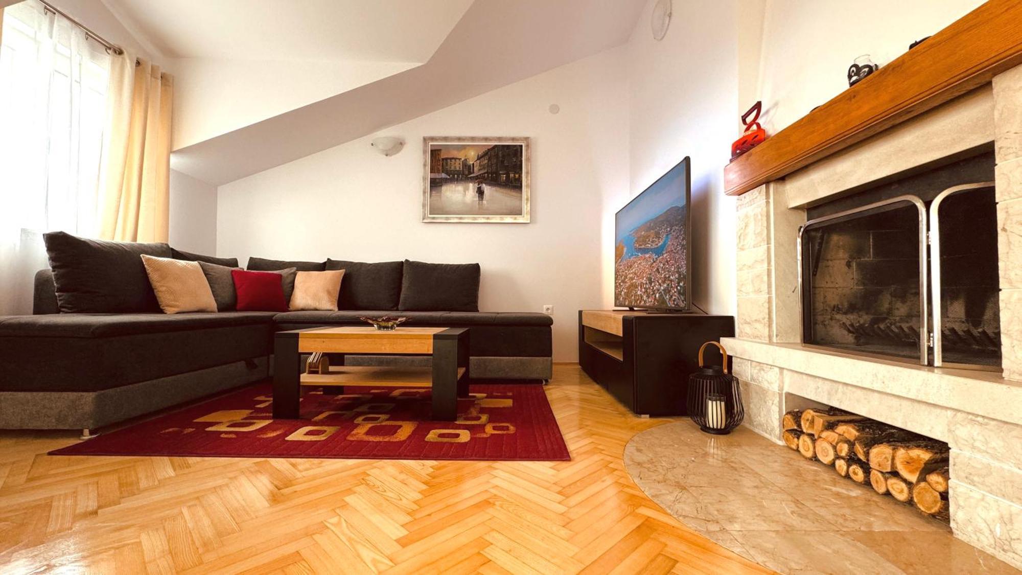Penthouse Lapis Apartment สปลิท ภายนอก รูปภาพ