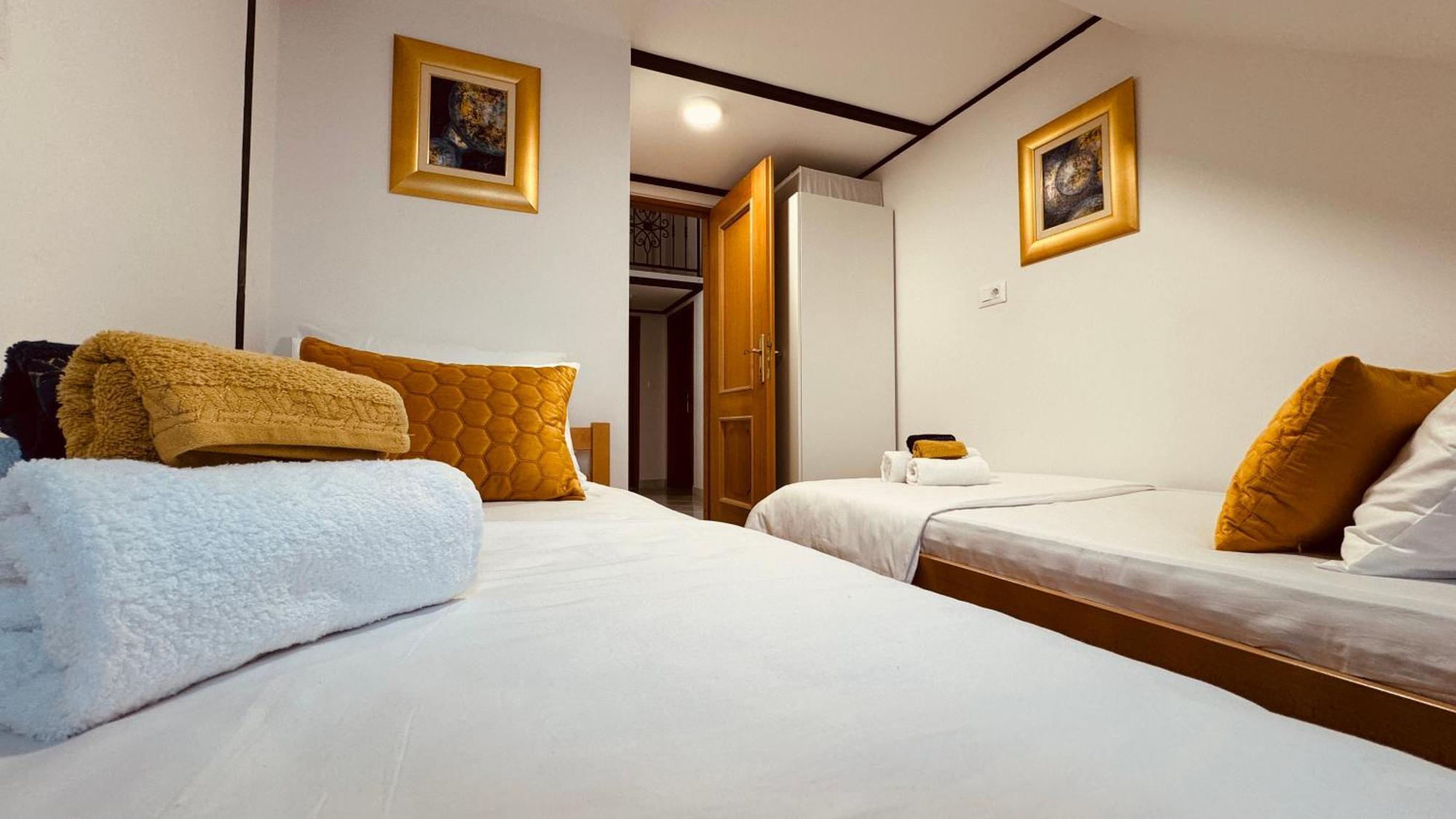 Penthouse Lapis Apartment สปลิท ภายนอก รูปภาพ