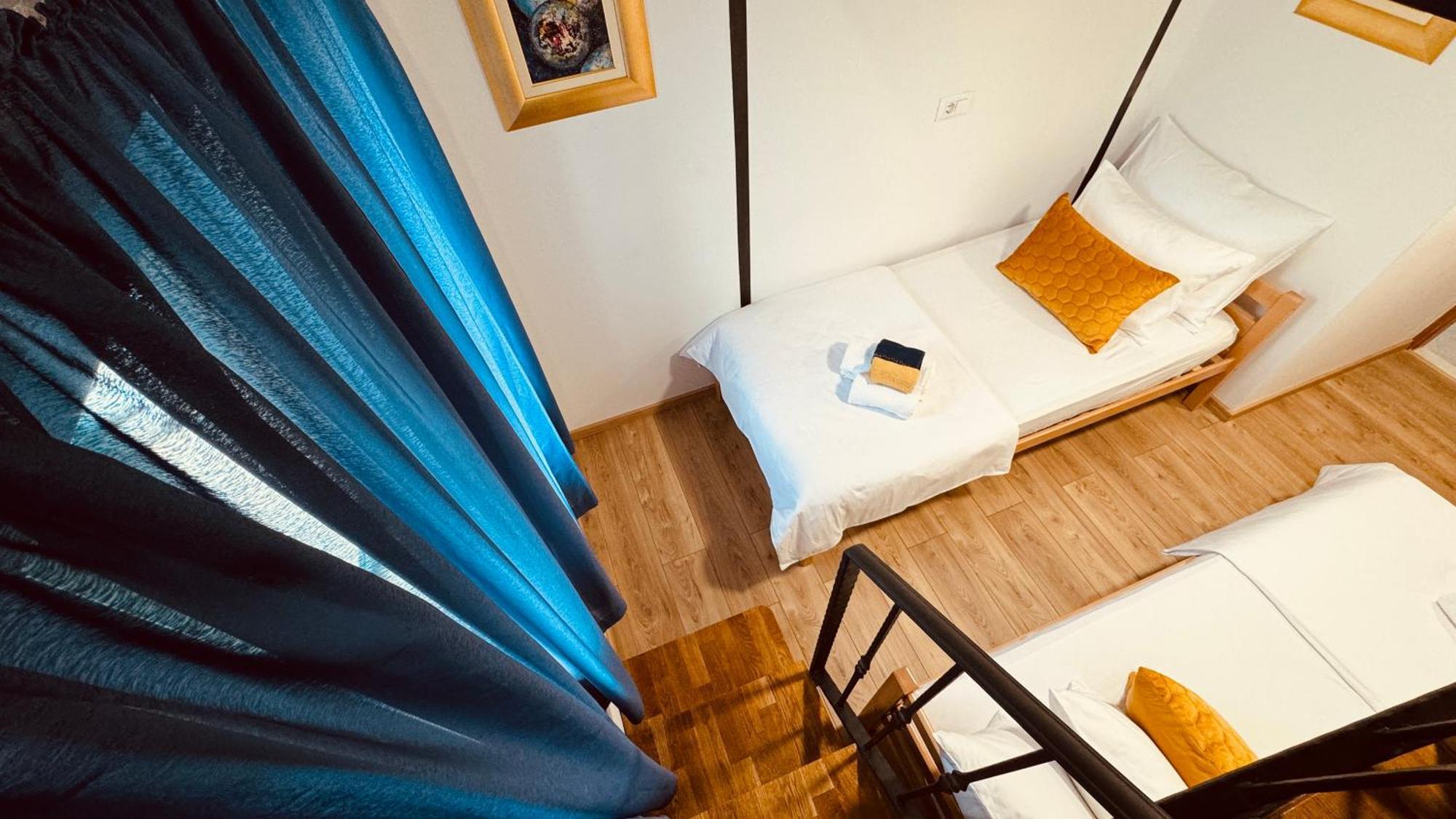 Penthouse Lapis Apartment สปลิท ภายนอก รูปภาพ